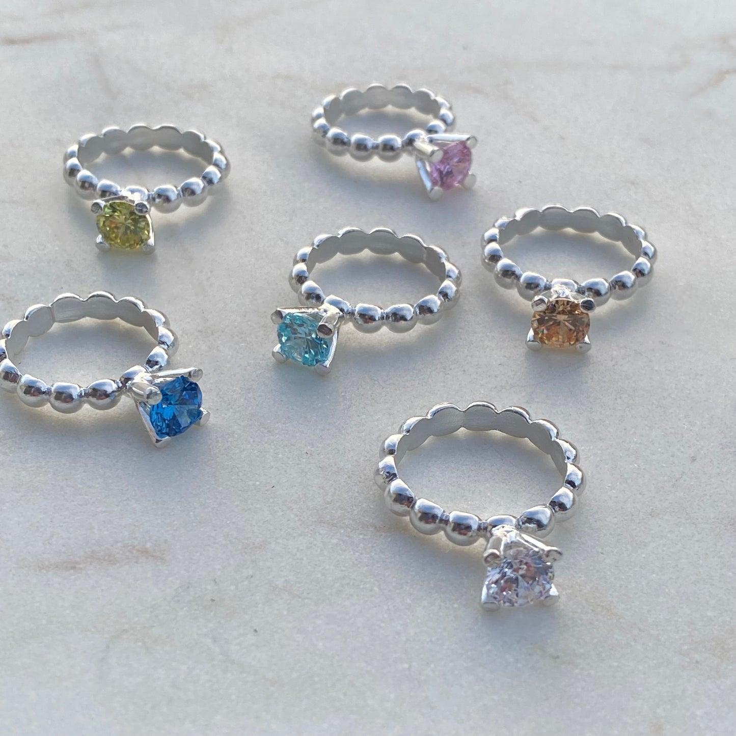 Poppy ring med blank zirkonia