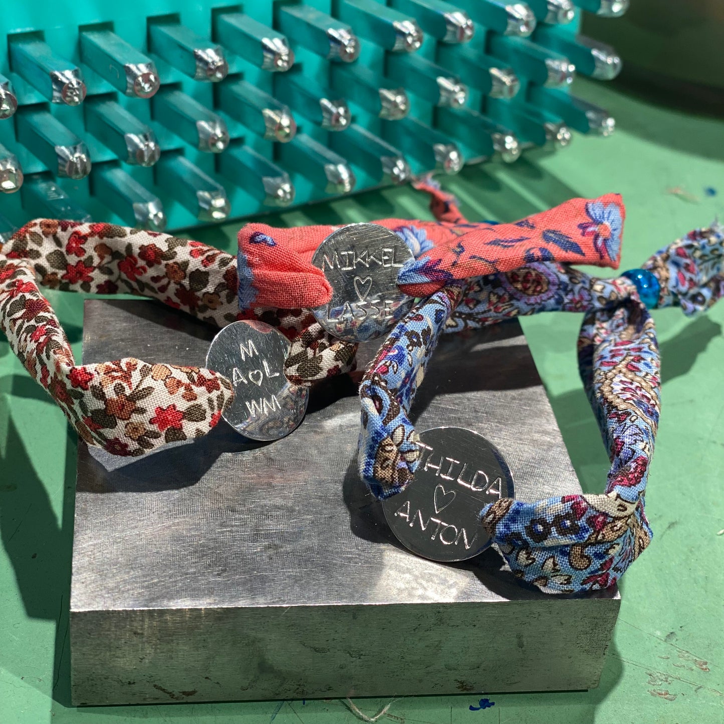 LOVE Lorange x Lively armbånd